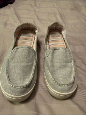 Roxy Light Gray Slip-On Canvas Shoes